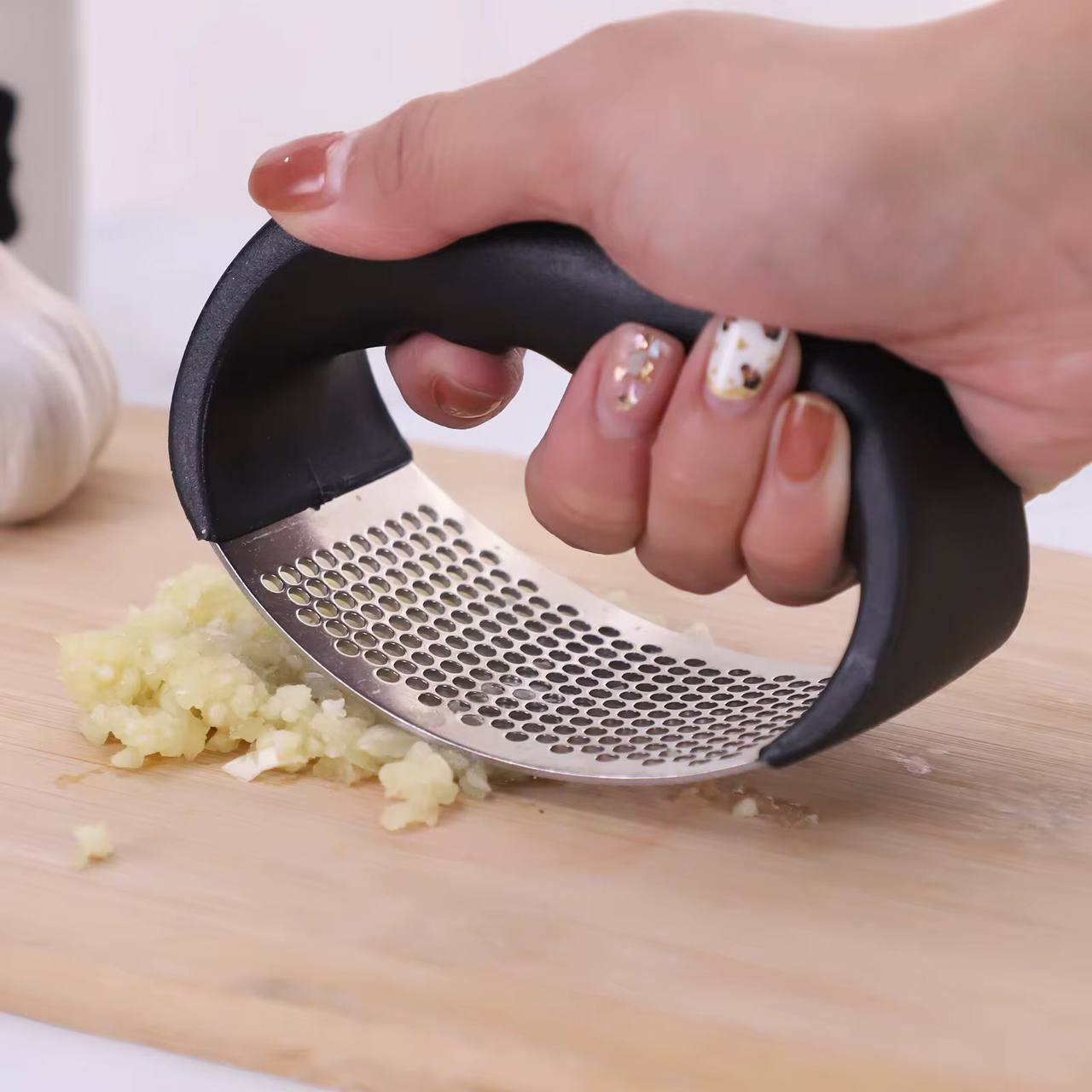Ring Garlic crusher press