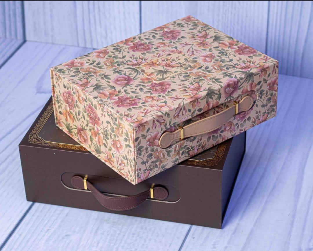 Luxurious  Gift Box With Handle Feature.