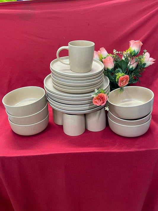 Ceramic dinner set