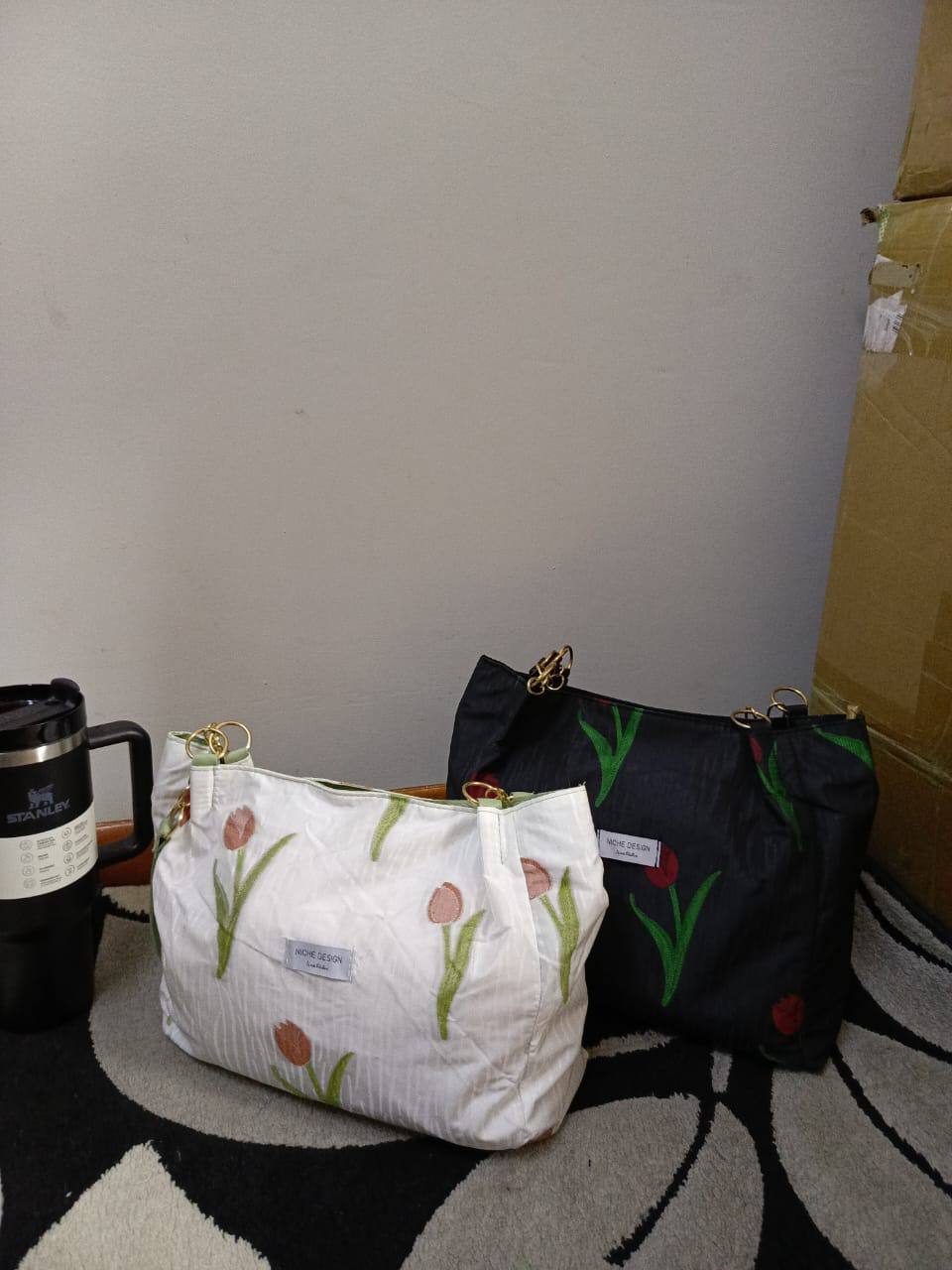 Casual floral canvas  tote bag