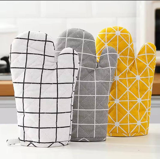 Oven gloves/mitten
Pair