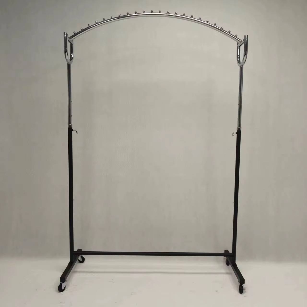 Premium arched clothing rack with 360° wheels for easy movement.
Strong, stylish, and perfect for boutiques, pop-ups, and home closets
Sleek arched garment rack