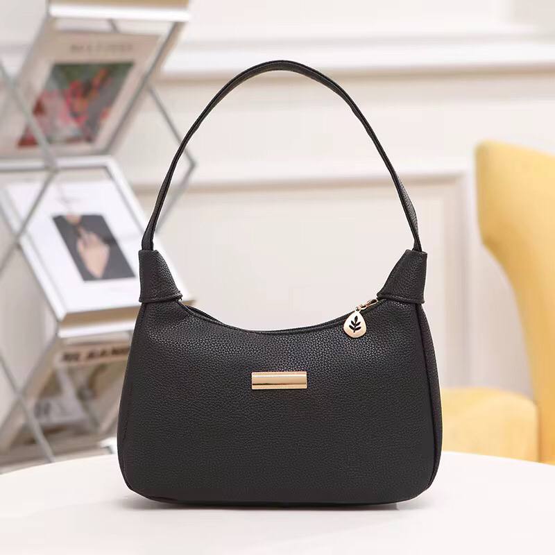 VERSATILE SHOULDER BAG