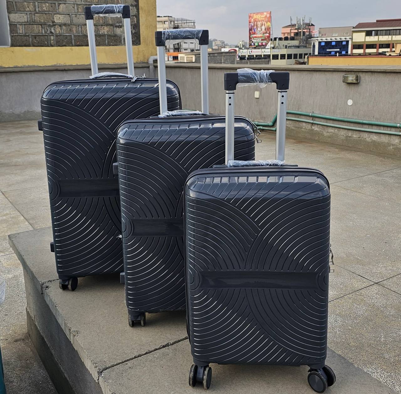 3 in 1 Luxurious Unbreakable Pp Suitcase