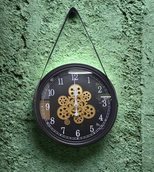 Rotating moving gear wall clock