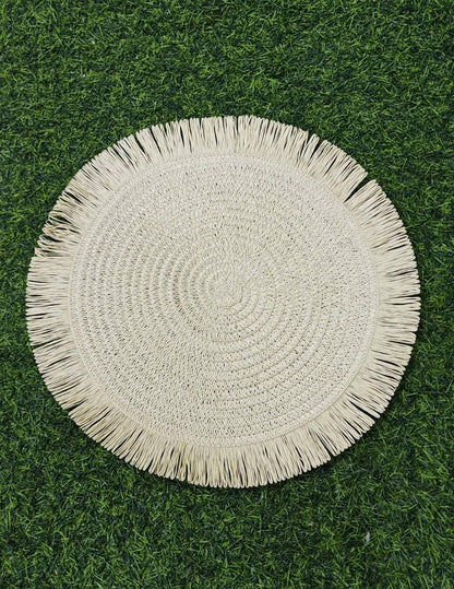 Luxurious woven round rattan Table mats/placemat
Size: 38cms
Colour: Dark brown, light brown and cream white 
6pcs