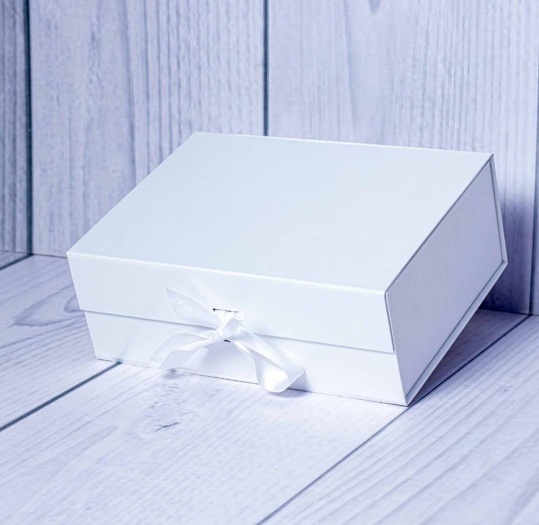 Magnetic Ribbon Luxurious  Gift Box