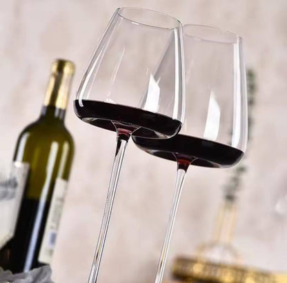 Long stem luxurious wine glasses
Clear.