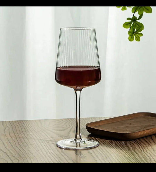 Elegant Ribbed wine Goblets
Vertical stripped wine glass with long stem