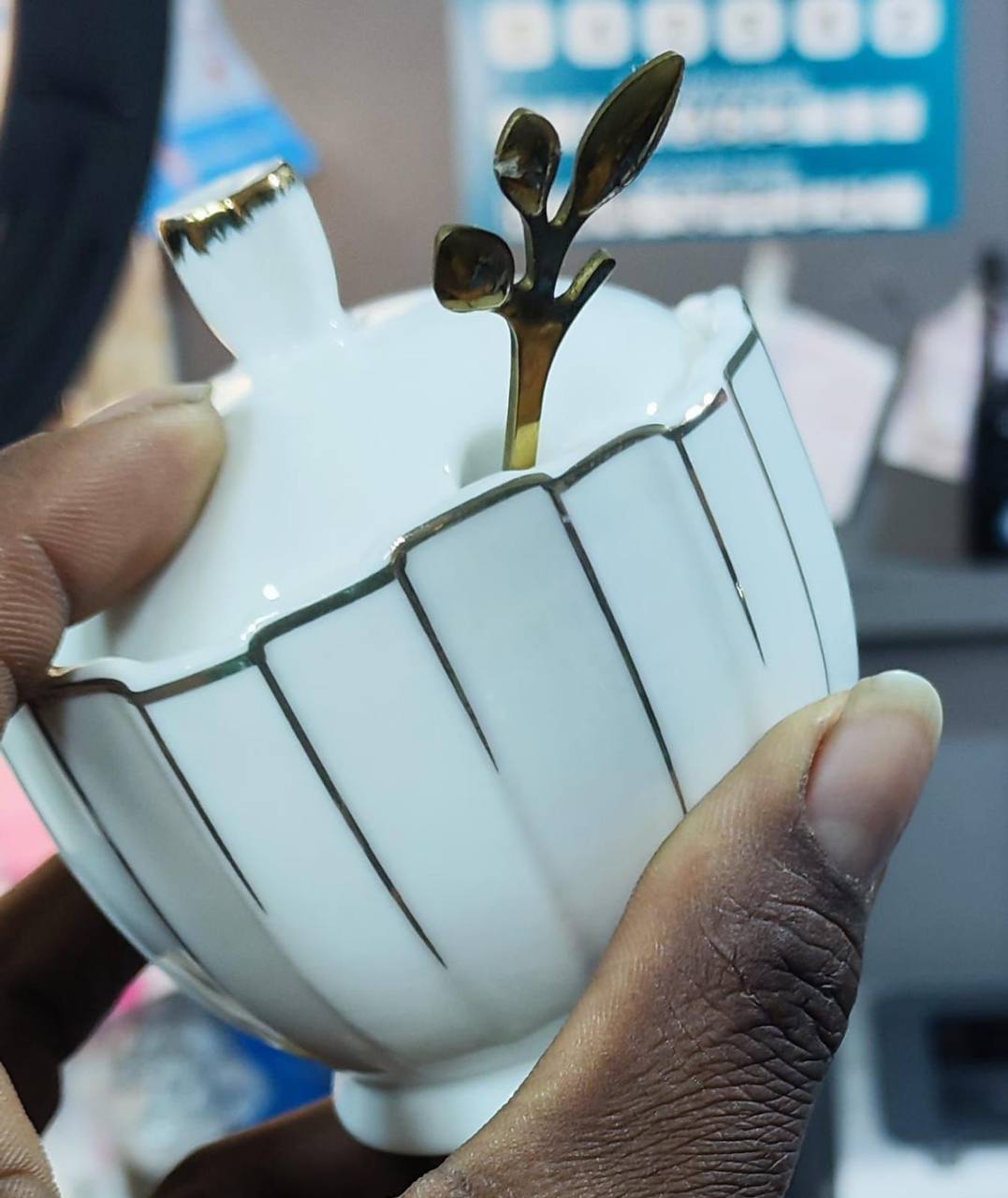 Ceramic golden sugar dishes